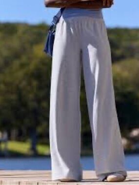 aerie Gray Ribbed Lounge Pants with White Side Stripe  Detail